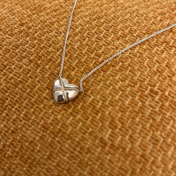 Tiffany & Co. Vintage Cross My Heart Necklace - Picture 6 of 8